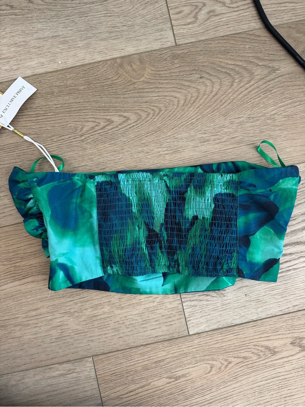Runaway Green Abstract Tube Top | Smocked Back | Size L Ready for Vacation ☀️ - Picture 3 of 4